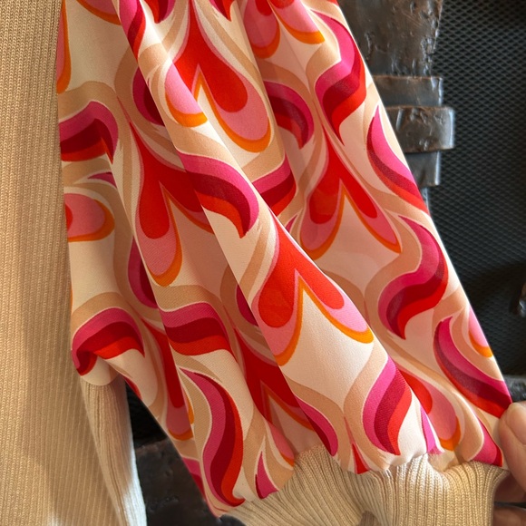 Boutique Cream Top with Pink and Orange Patterned Sleeves-NWOT - Picture 4 of 7